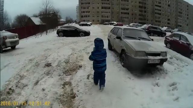 Делаем кормушку для птиц.