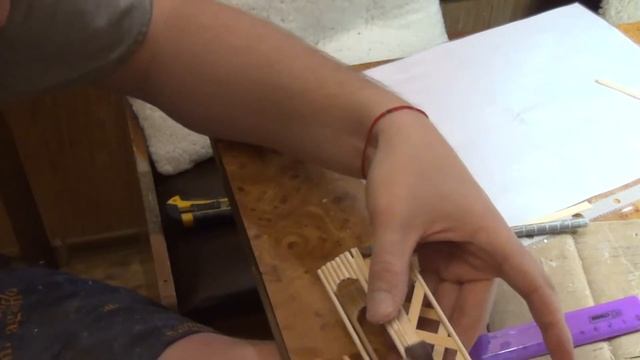 Салфетница  из деревянных палочек  napkin holder made of wooden sticks