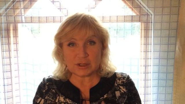 Массаж лица и шеи с помощью меда