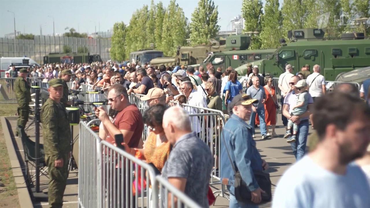 В Ростове-на-Дону открылась выставка трофейной западной техники, захваченной в зоне СВО