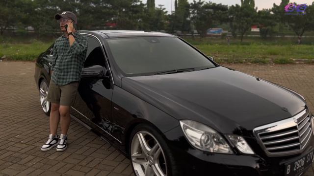GARASI GALAXY | Mercedes Benz E300 W212 2009 Panoramic Roof