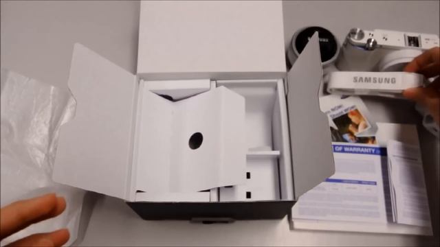 Samsung NX 3300 16-50mm kit lens + NX Bag White Unboxing