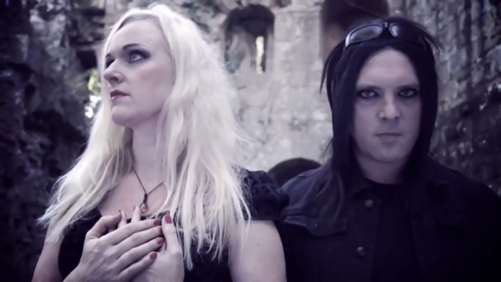 Liv Kristine ft. Michelle Darkness - Love Decay
