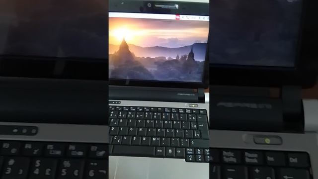 Netbook Acer Aspire One D250 1080 com Linux