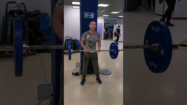 Moscow Fitness Festival на ВДНХ. Решил проверить сегодняшний мой уровень в поднятии на бицепс.