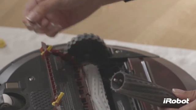 Как почистить щетки Roomba 880 от IRobot