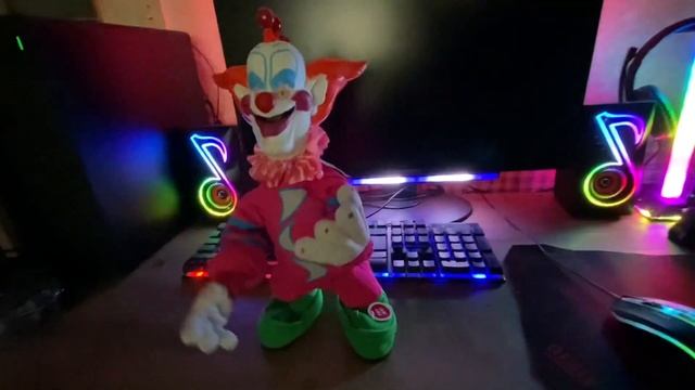 Spirit Halloween Killer Klowns From Outer Space Slim Side Stepper Demo!