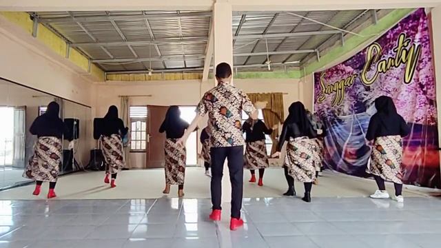 Jogya Is The Best Line Dance / Choreo by Jun Andrizal (INA) / Demo by Sanggar Cantiq Palembang