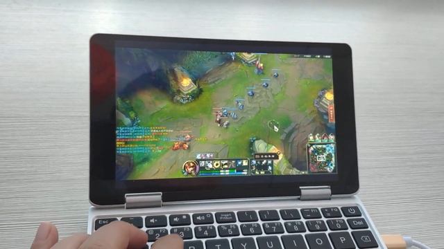 One Netbook One Mix 2 high effect for LOL