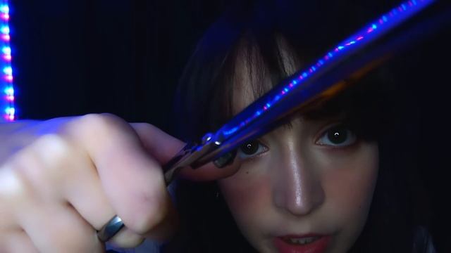 ⭐ASMR [Sub] Bienvenido a la Peluquería de Medianoche ? Cortando tu Cabello en un Día Lluvioso