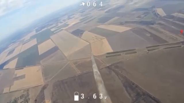 🇷🇺⚔🇺🇦 ⚡"Палочный спецназ": ССО ВСУ пытаются сбить российский дрон палкой...