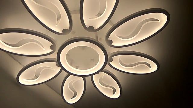 Шикарная светодиодная люстра нового поколения с пультом управления