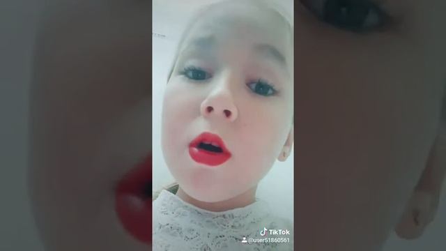 Мамуль ты магазин да а сметана полезная да а лук полезный да возми мнечипсы сметаны луком.