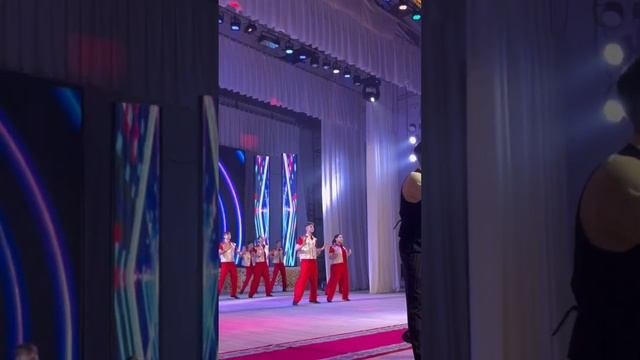 Я у твоих ног - Азамат Ибраев и ансамбль танца Карнавал