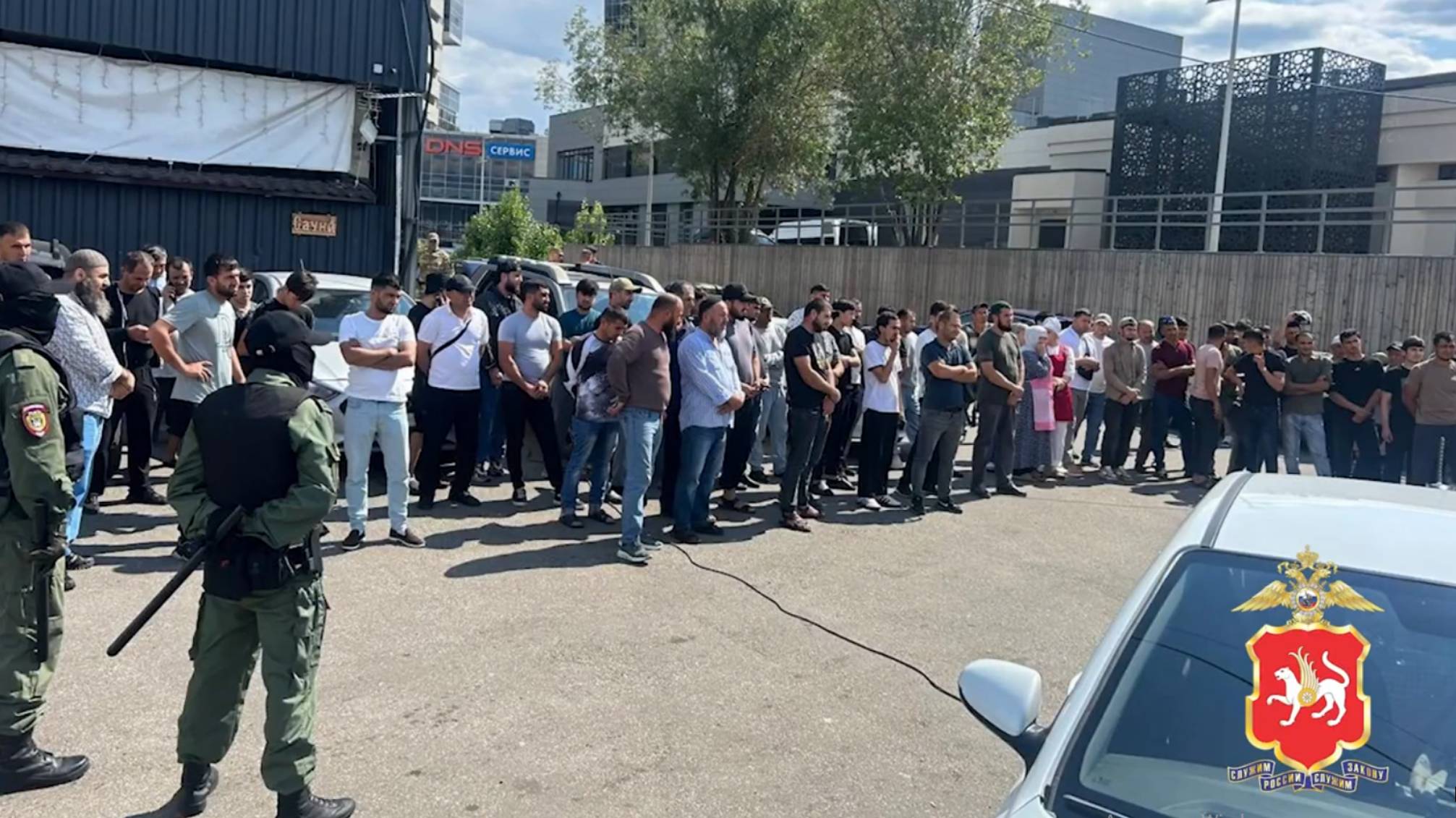На рынке в Казани правоохранители выявили 15 нарушителей миграционного законодательства
