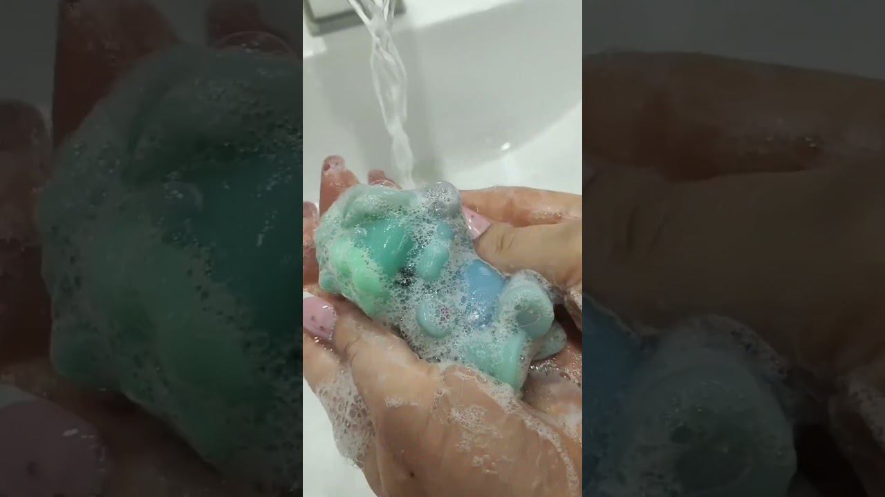 Для мЫломанов и мЫльных маньяков:) мЫлим единорожика!