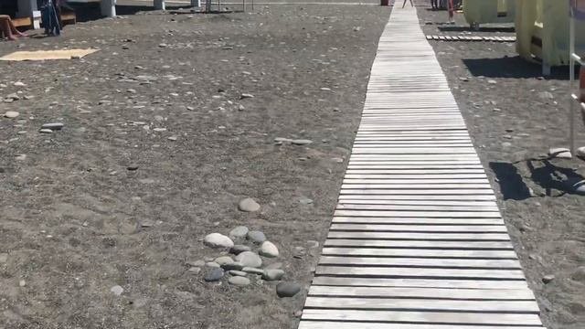 Лоо.Пляж Горный воздух