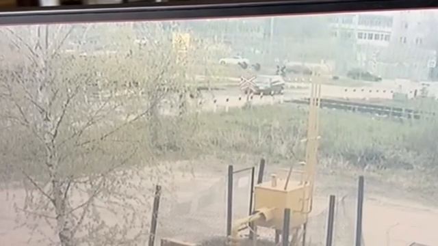 Поезд сбил автомобиль в Вологде: видео УМВД по Вологодской области