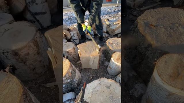 Работа Фискарс Х17, в следующем видео выложу его сравнение с советским колуном в реальной работе ?