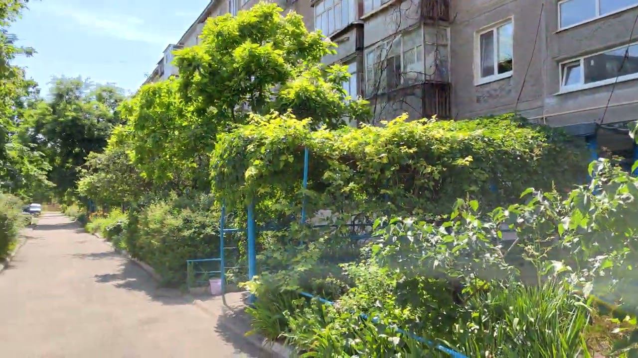 Прогулка по Днепрорудному 17. 06. 2023.  Второй микрорайон. Видео 1.