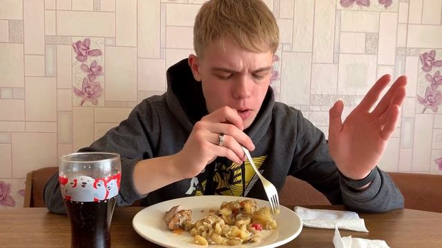 МУКБАНГ МЯСО С КАРТОШКОЙ | КАК СО МНОЙ ОБЩАТЬСЯ?