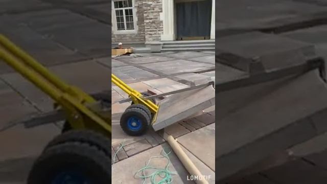 Устройство для укладки тяжелой тротуарной плитки #shorts