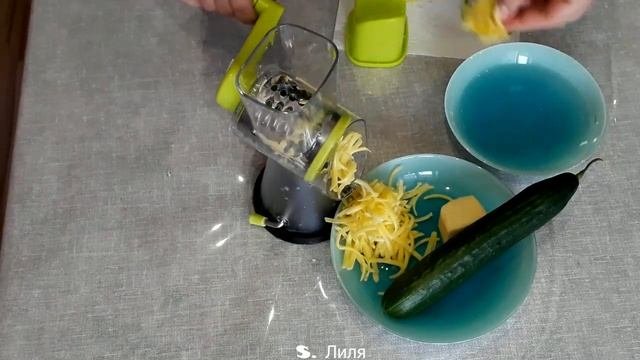 Шнековая терка или мультислайсер для овощей орехов сыра и т.д.