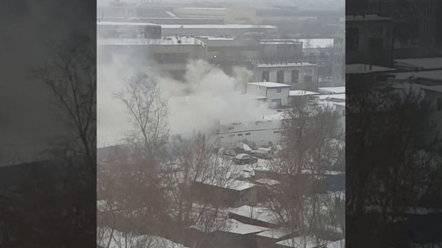 Нижний Новгород автозавод, ул. Переходникова гаражный кооператив горит автосервис.