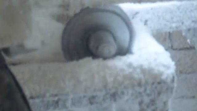 Самодельный измельчитель пенопласта в работе