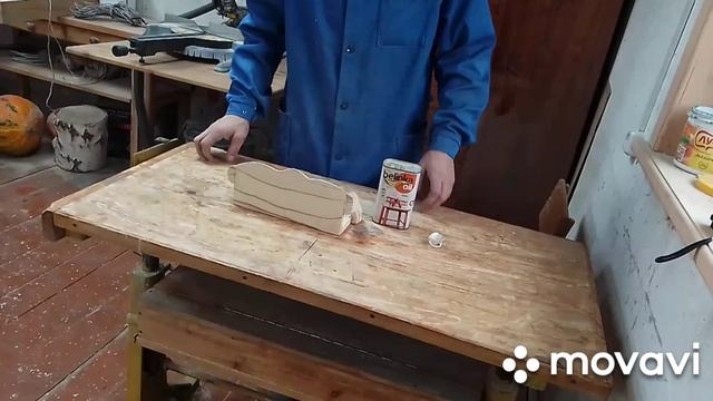 Полочка для радиоприемника из дерева