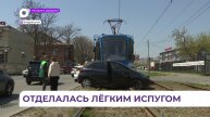 На Спортивной во Владивостоке легковушка столкнулась с трамваем
