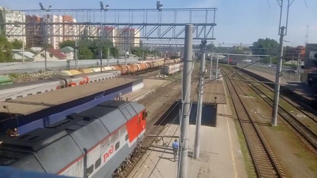 Тепловоз ТЭП70-??? прибывает на 4путь с пасс. поездом 109Ж ст. Саратов 1 [ПРИВ.ЖД]