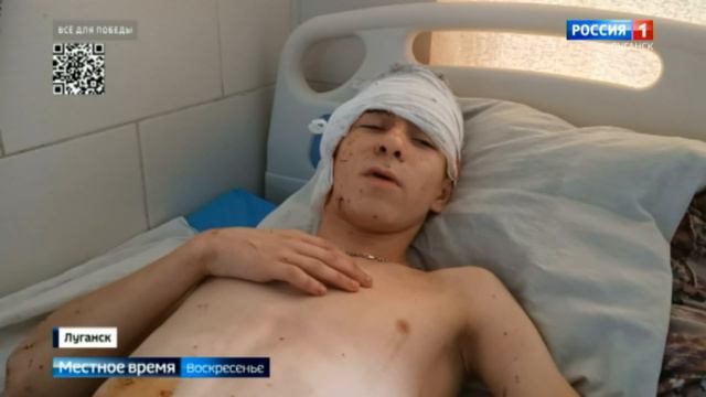 Последствия обстрела со стороны украинских боевиков ликвидируют в Луганске