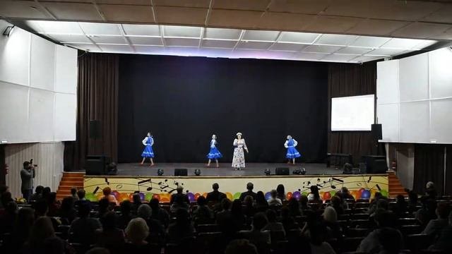 День работника культуры Праздник праздничных людей