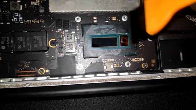 Cambio de Pasta Térmica ??✔ || MacBook Pro 13" Retina Display 2015 Model A1502 ?