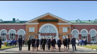 В Абакане на вокзале сотрудники силовых структур и военнослужащие спели фронтовую песню «Катюша»