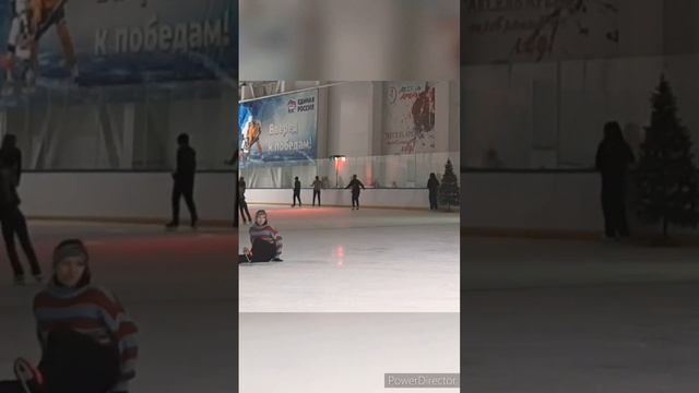 Докрутила аксель) #фигуристкасамоучка #фигурноекатание #прыжки #аксель