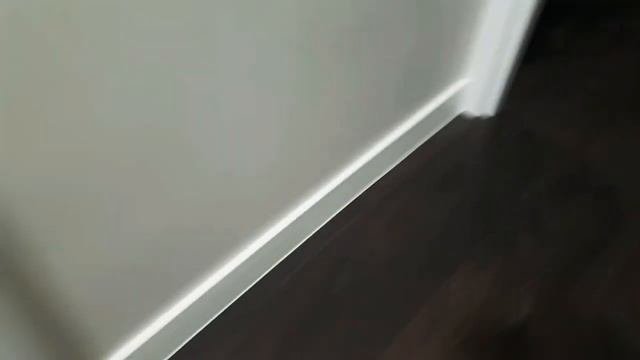 Плинтус в коридоре  skirting in a hall