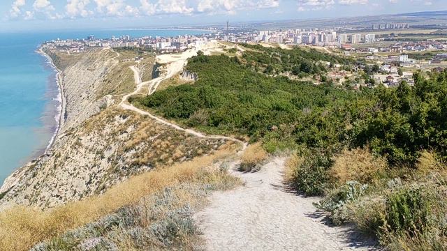 Начало кавказских гор в Анапе.
