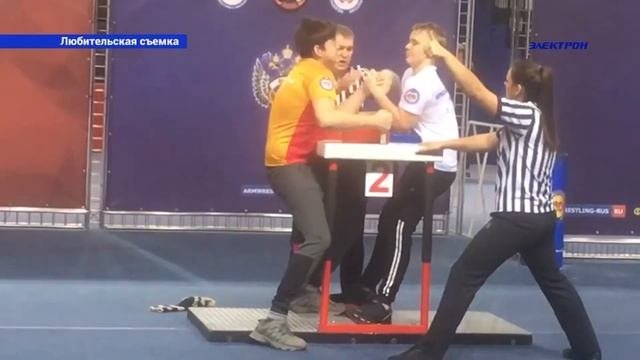 14-летний крымчанин Владислав Пушкарь стал победителем первенства России по армрестлингу.