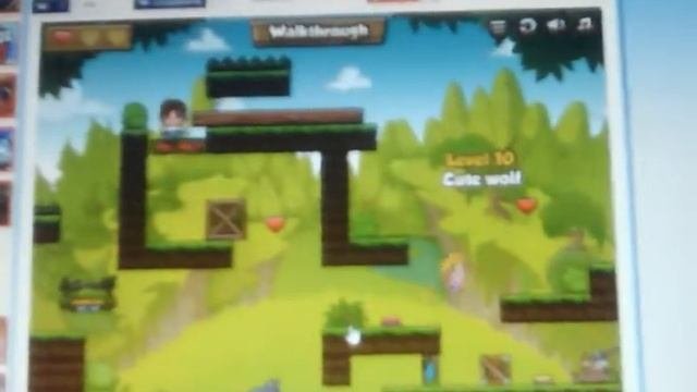 Играем в игру, на ноутбуке. Это мой канал!!!