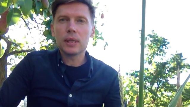 (18) "Всё следует искать в себе /一切自看". 100 Чаньских / Дзенских историй.