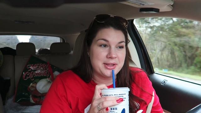 VLOGMAS | Day 23 - Christmas Errands and a Good Ol' Fashioned Car Vlog