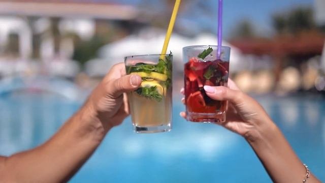 Cocktails on the Beach Коктейли на пляже