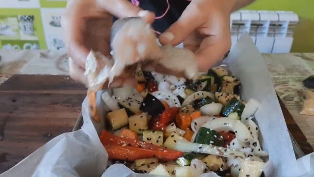 Рыба на овощной подушке. Вкусно. Просто. Быстро.