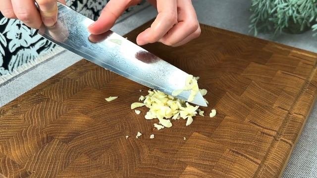 Die leckersten Hähnchenkeulen! Ich habe diesen Trick in einem teuren Restaurant gelernt!
