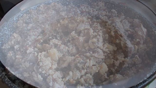 Сытный пирог с начинкой из замороженных грибов