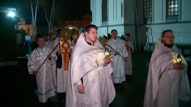 Виктор Томенко принял участие в Пасхальном богослужении и крестном ходе (02.05.21, Бийск)
