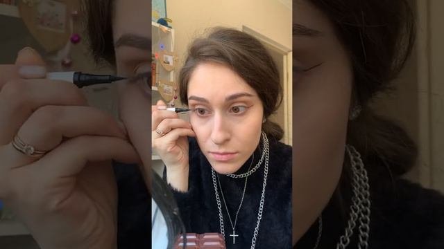 Как легко нарисовать стрелки | Лёгкий НОВОГОДНИЙ макияж  | идея новогоднего декора | 2021 ?