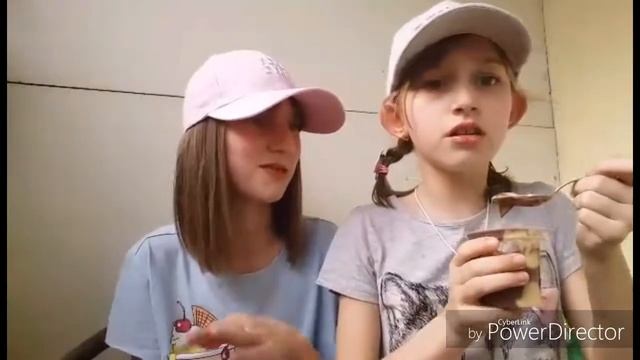 Пробуем Еду Из Венгрии!/Мы едим вредную еду?!/By Sofi & Iren Production